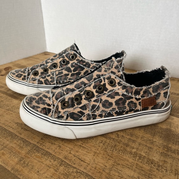 Blowfish Shoes - Blowfish women’s size 7 sneakers